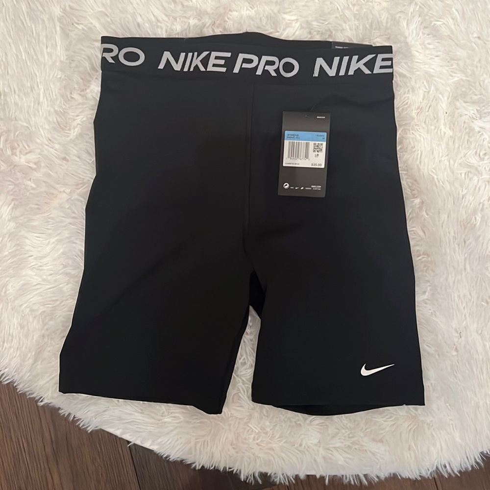 Women’s Nike training pro dri fit tight fit biker shorts